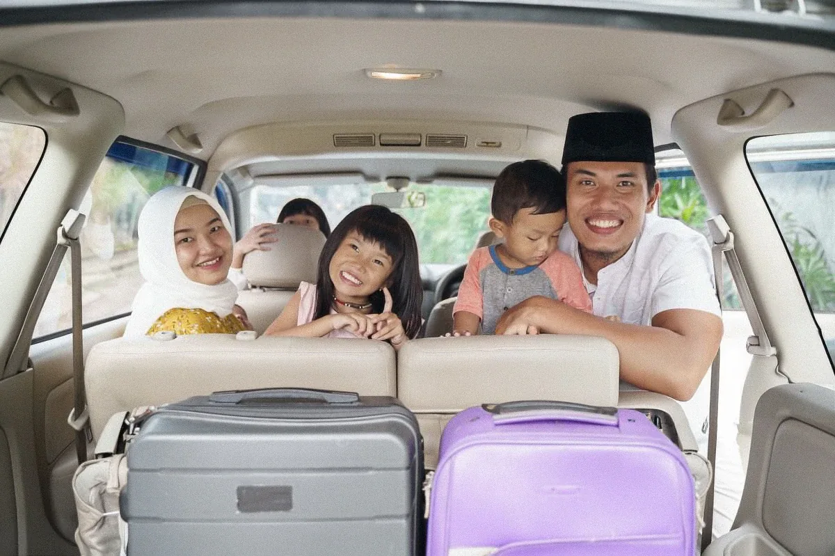 A Muslim family travelling together