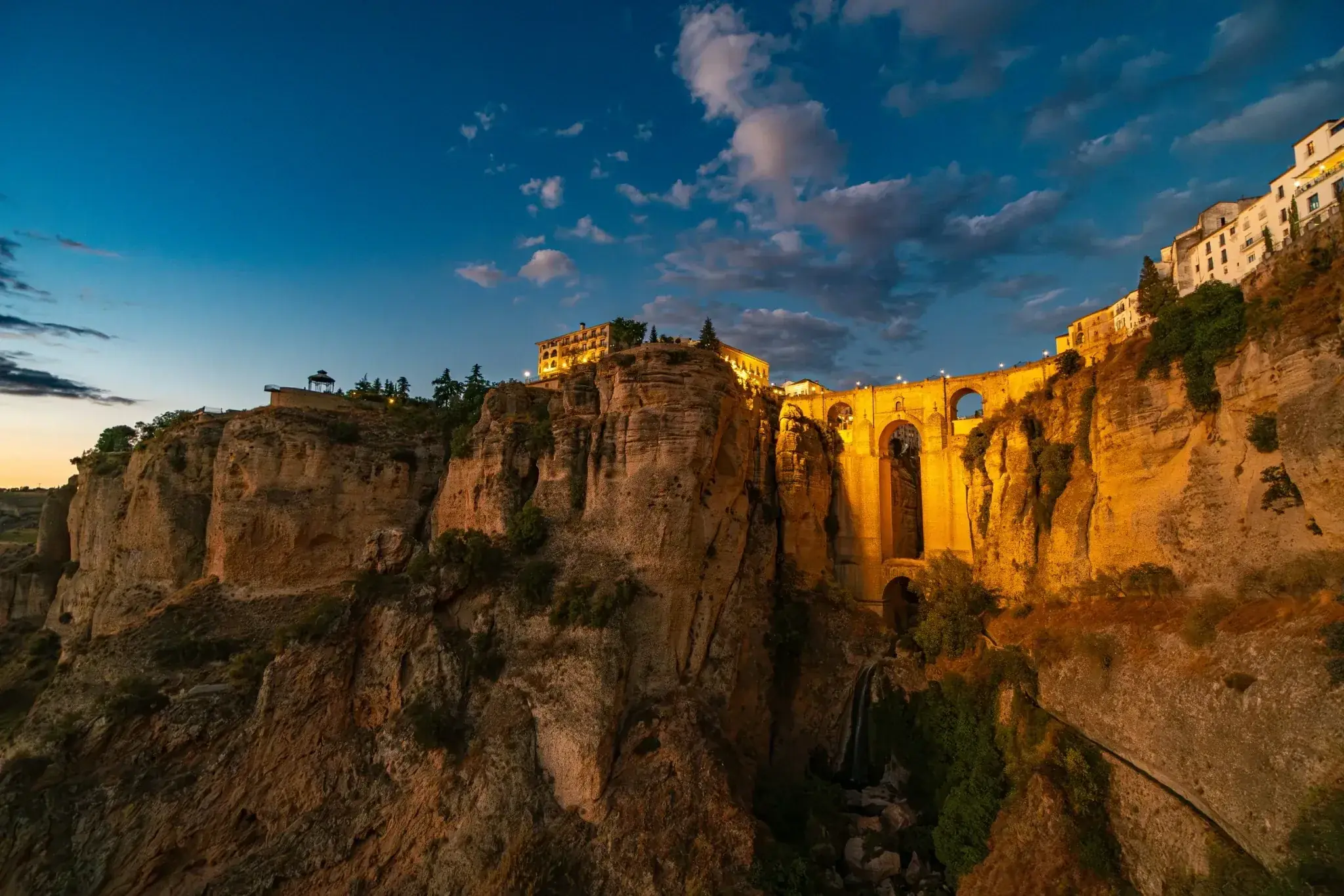 EIGHT CENTURIES - THE GREAT ANDALUSI JOURNEY